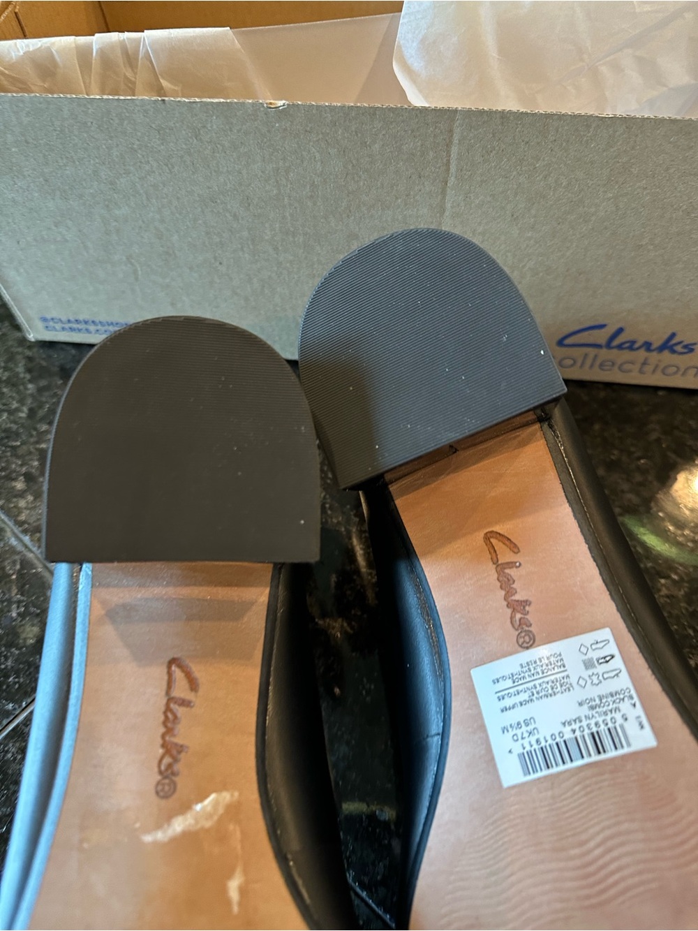 Clarks Marilyn Sara Black Leather Round-Toe Flats with Patent Cap NWT - Picture 3 of 5